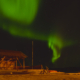 Nordlys, aurora borealis, over scenen på Liland brygge