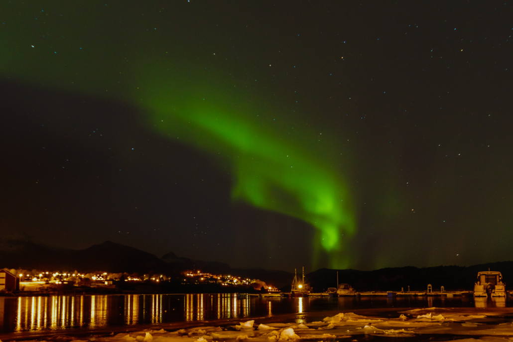 Nordlys, aurora borealis, over Ofoten